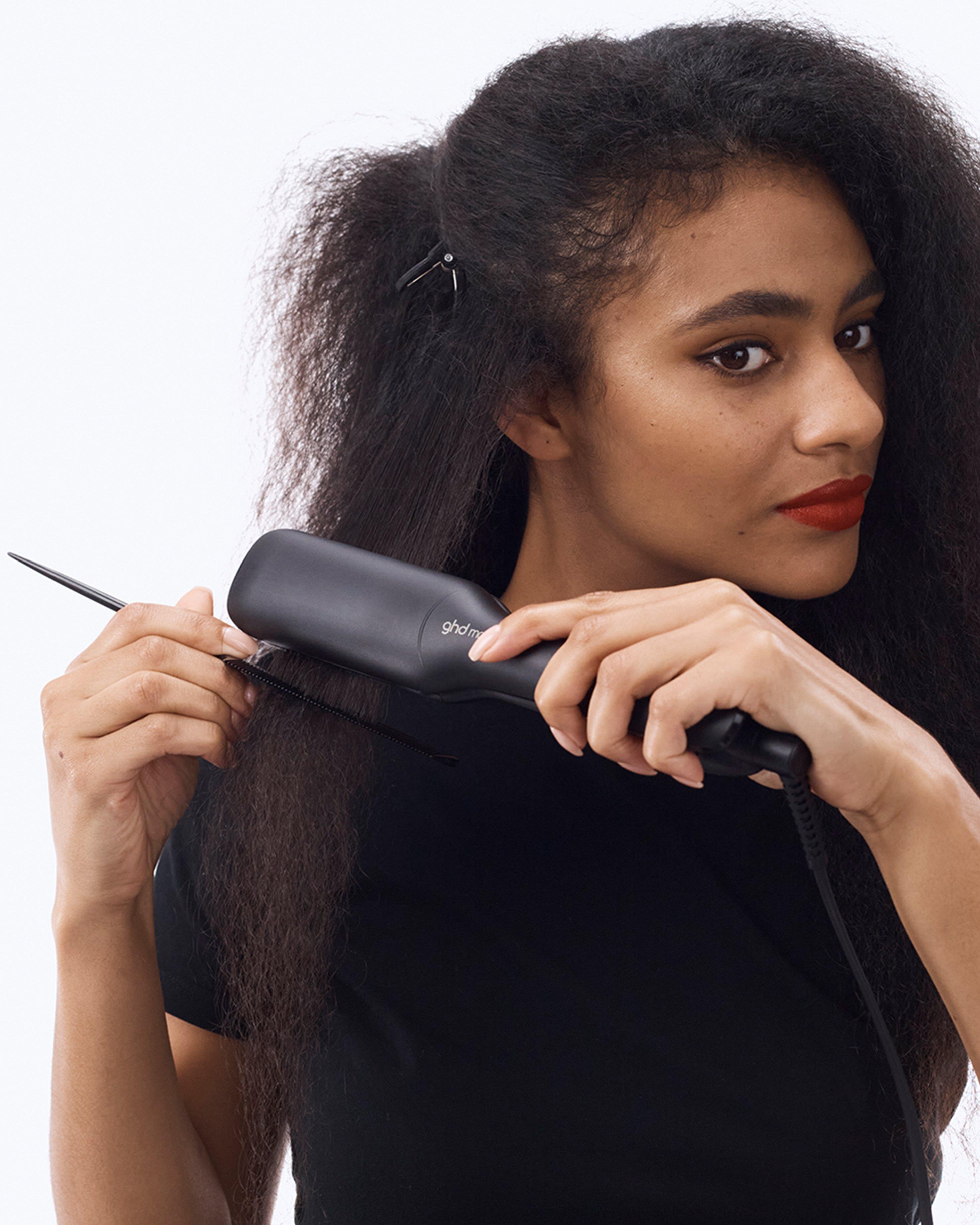 Straighten_Long_Textured_Hair_Step_3@3x.jpg