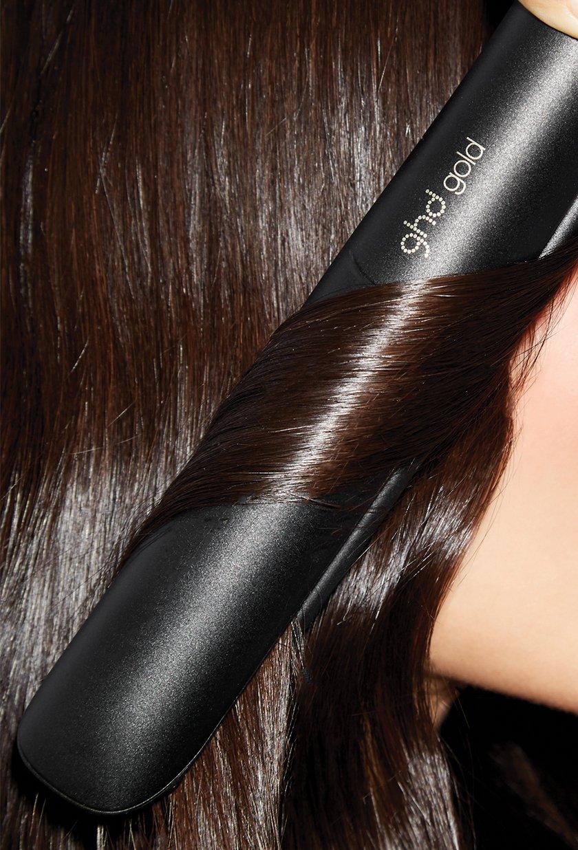 ghd gold Styler in braunem Haar