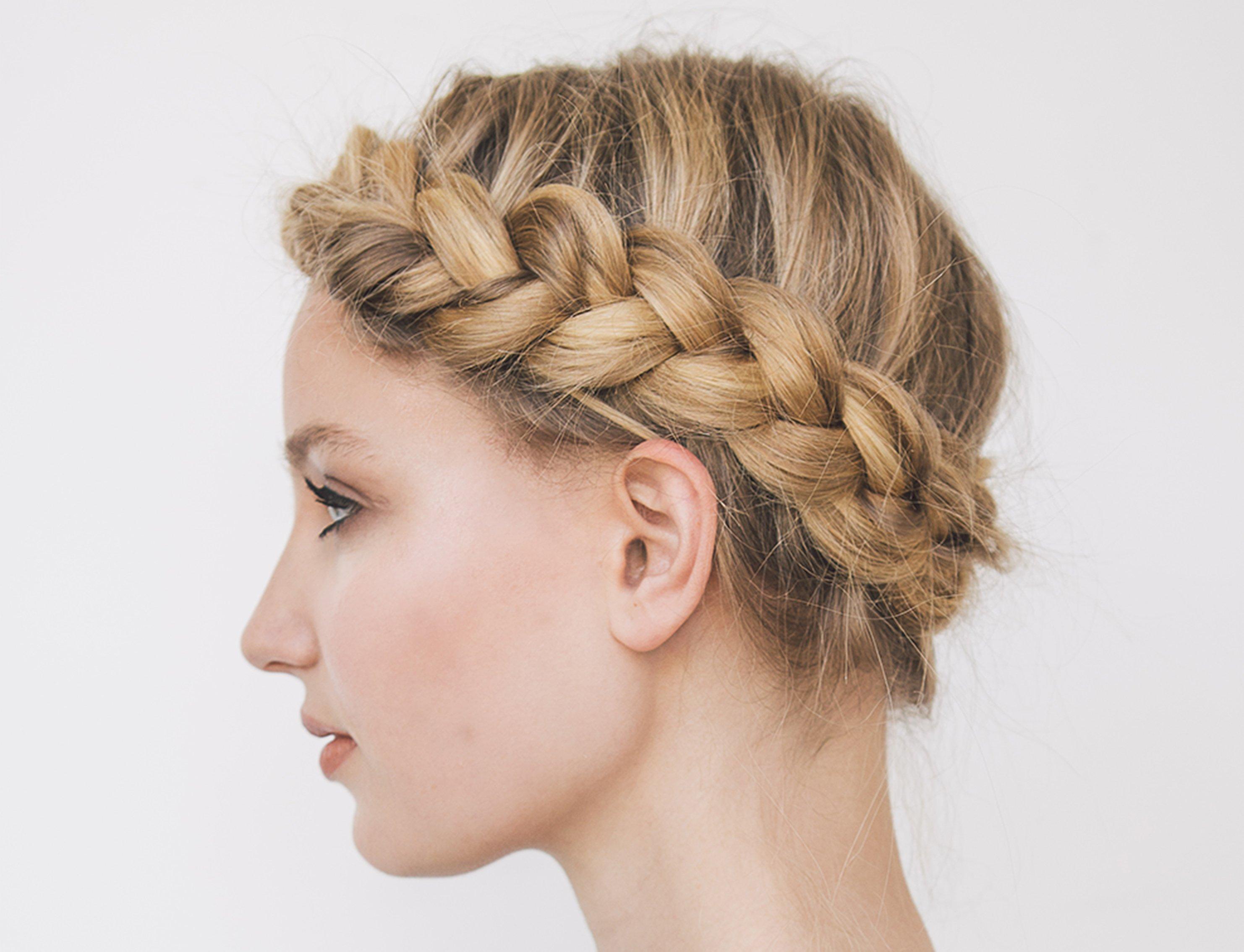 Stylish_Bob_Haircut_Halo_Braid_SplitBanner@3x.jpg