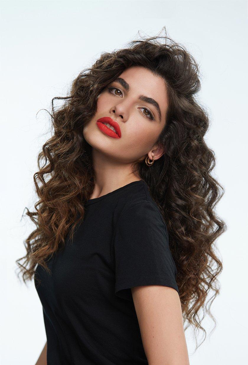 Thin_Wand_Hairstyle_Carousel_3_Global.jpg