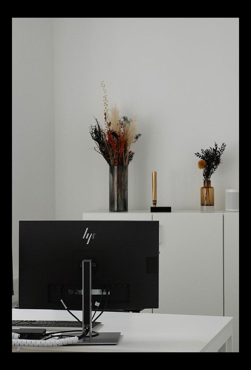 ghd Townhouse Arbeitsplatz mit Deko