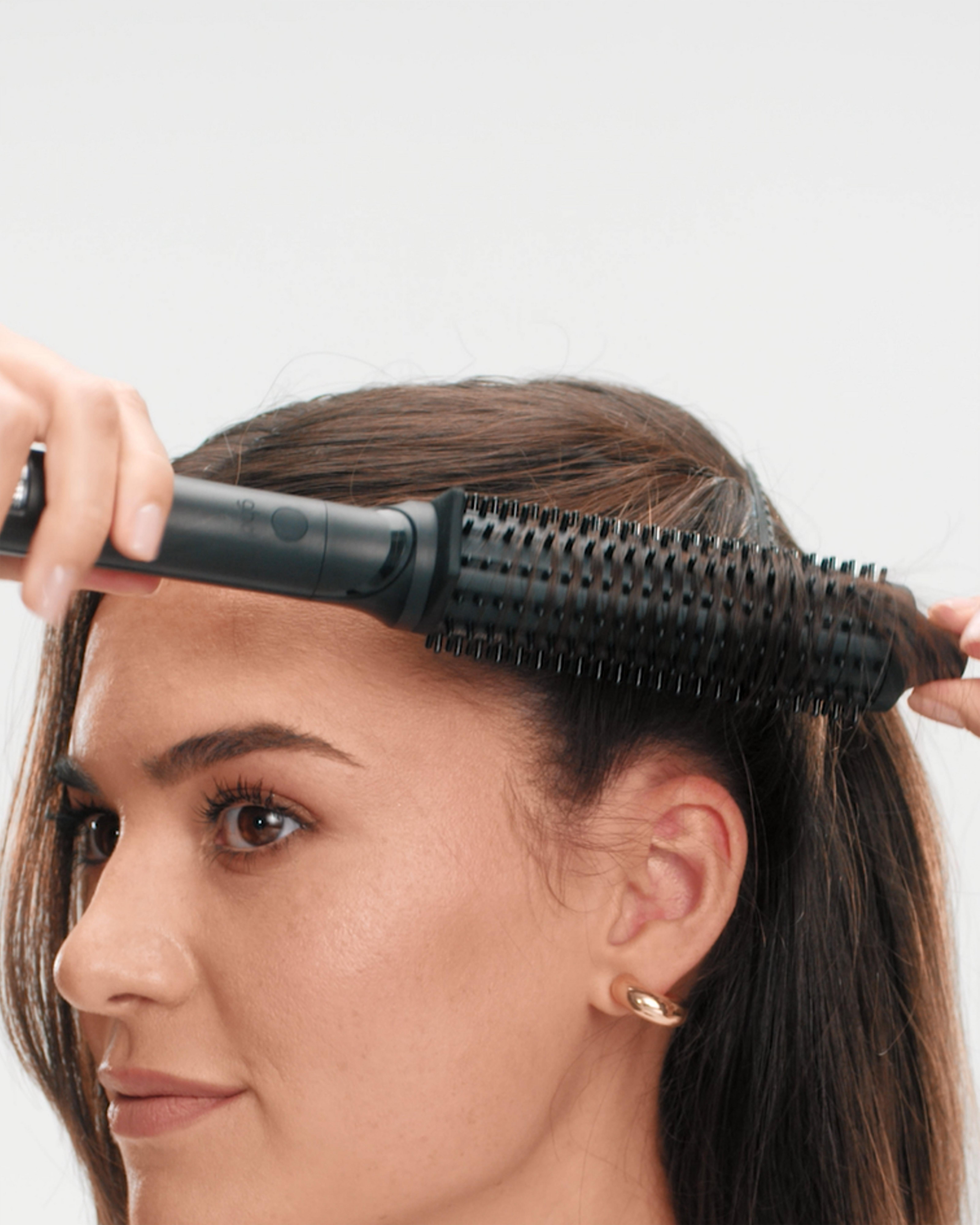 model placing ghd rise under the section