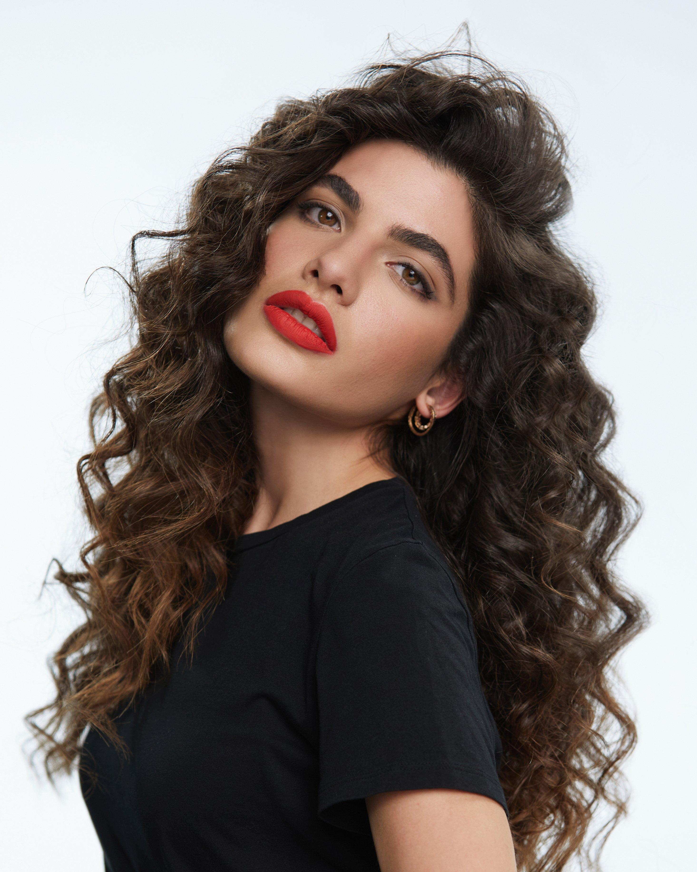 Voluminous_Curls_Thin_Wand_Curly_Hub_Grid_Image.jpg