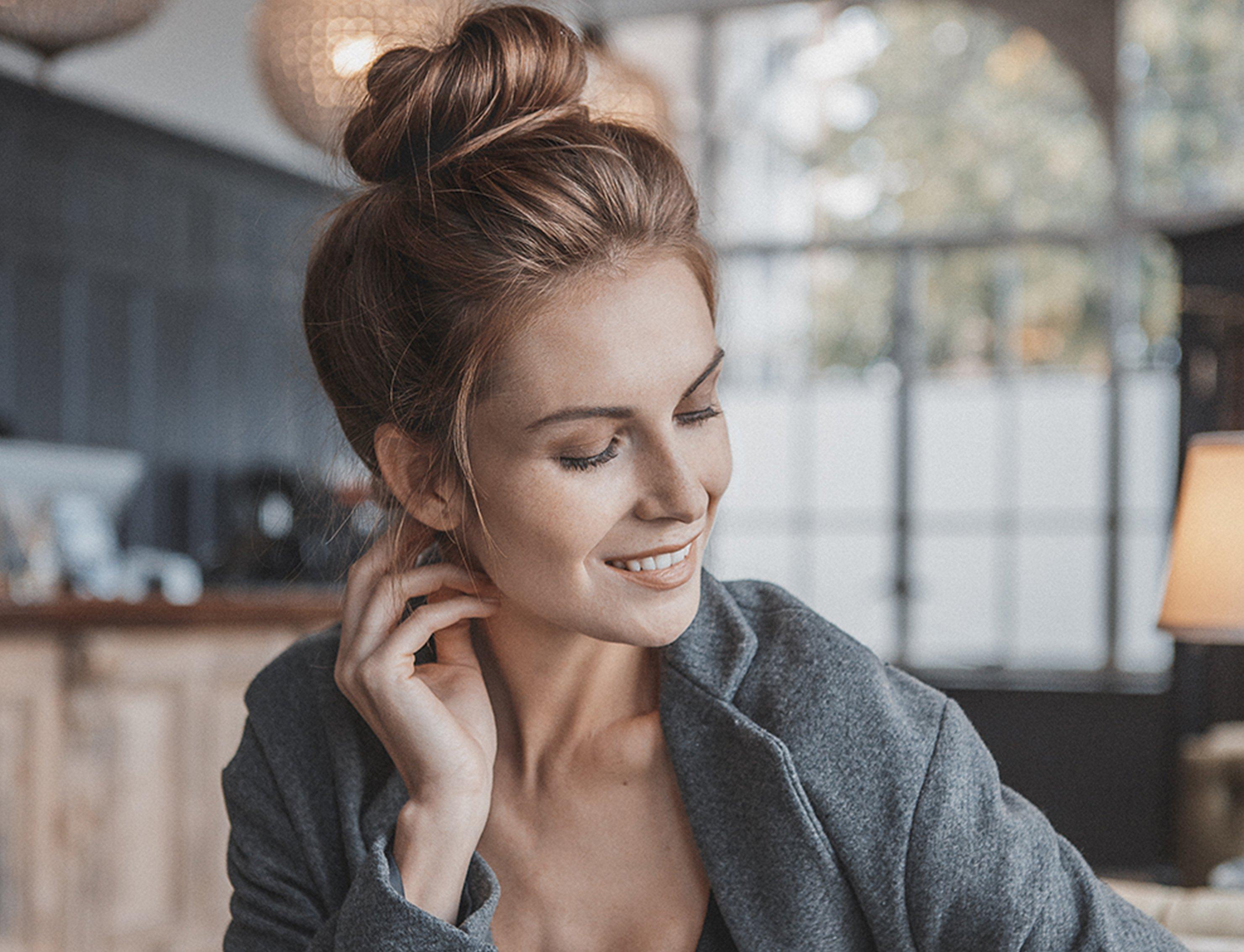 Voluminous_Hairstyles_For_Fine_Hair_Bouffant_Half_Updo_SplitBanner.jpg