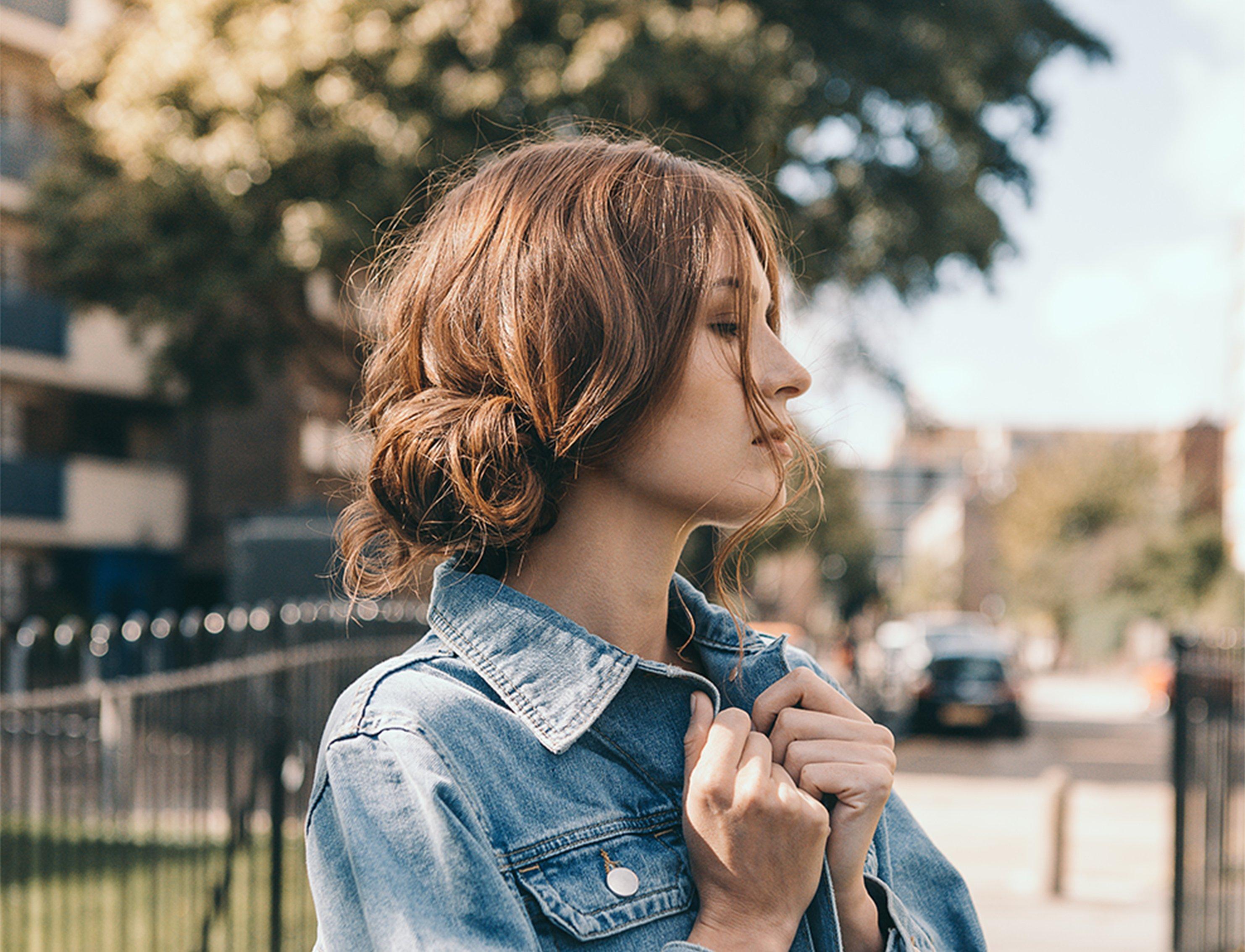 Voluminous_Hairstyles_For_Fine_Hair_Curly_Loose_Bun_SplitBanner.jpg