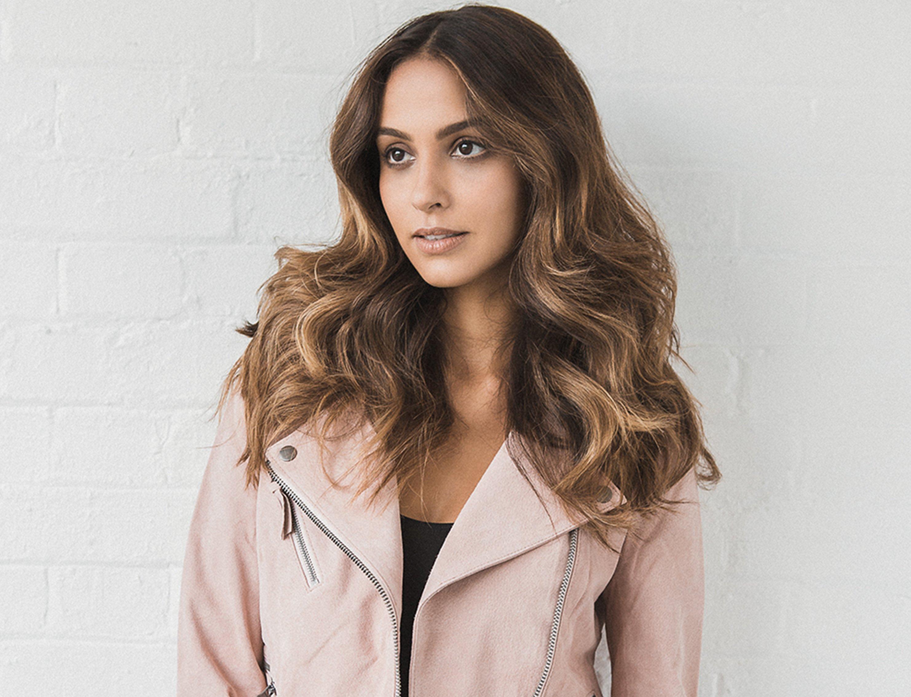 Voluminous_Hairstyles_For_Fine_Hair_Hollywood_Waves_SplitBanner.jpg