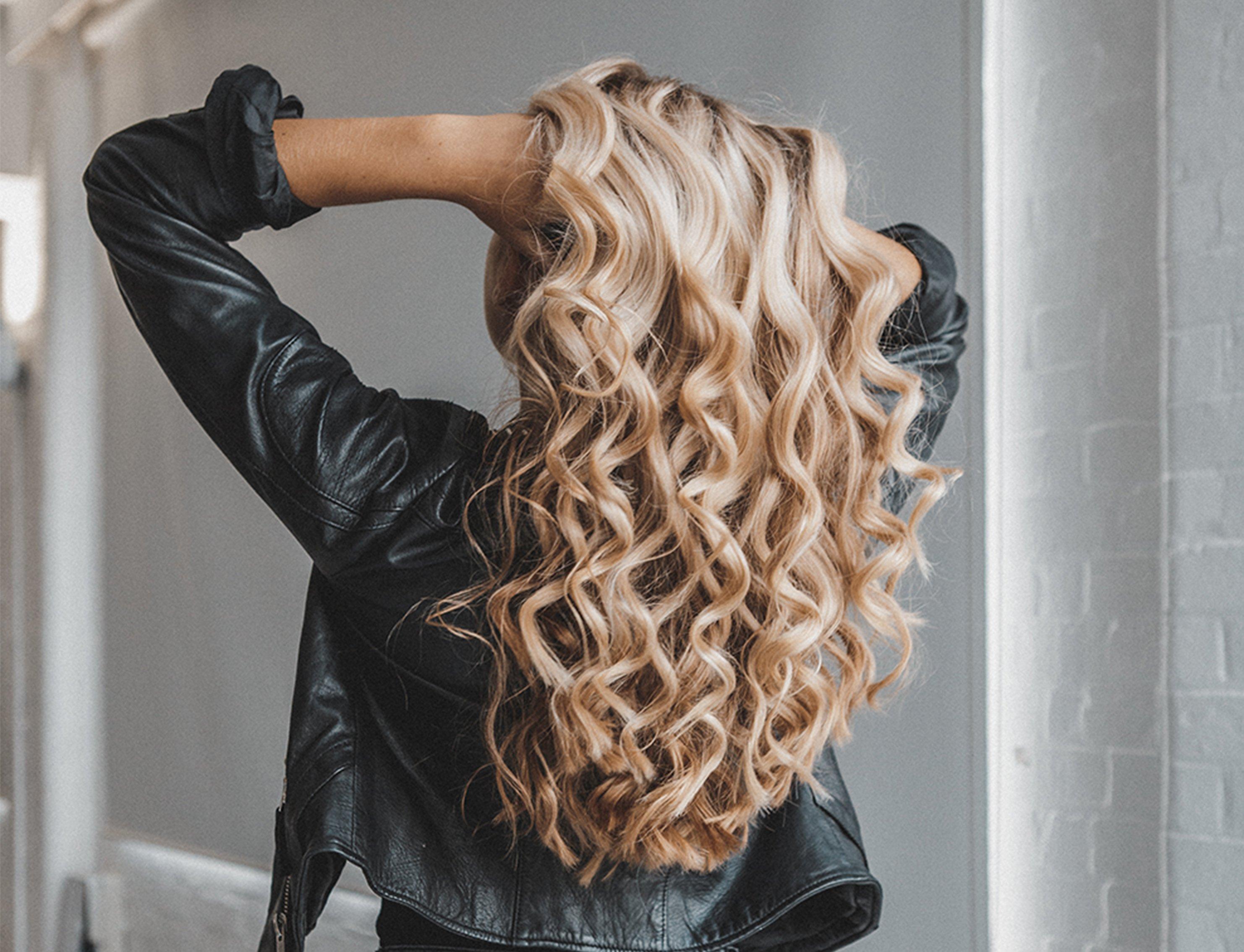 Voluminous_Hairstyles_For_Fine_Hair_Mermaid_Waves_SplitBanner.jpg