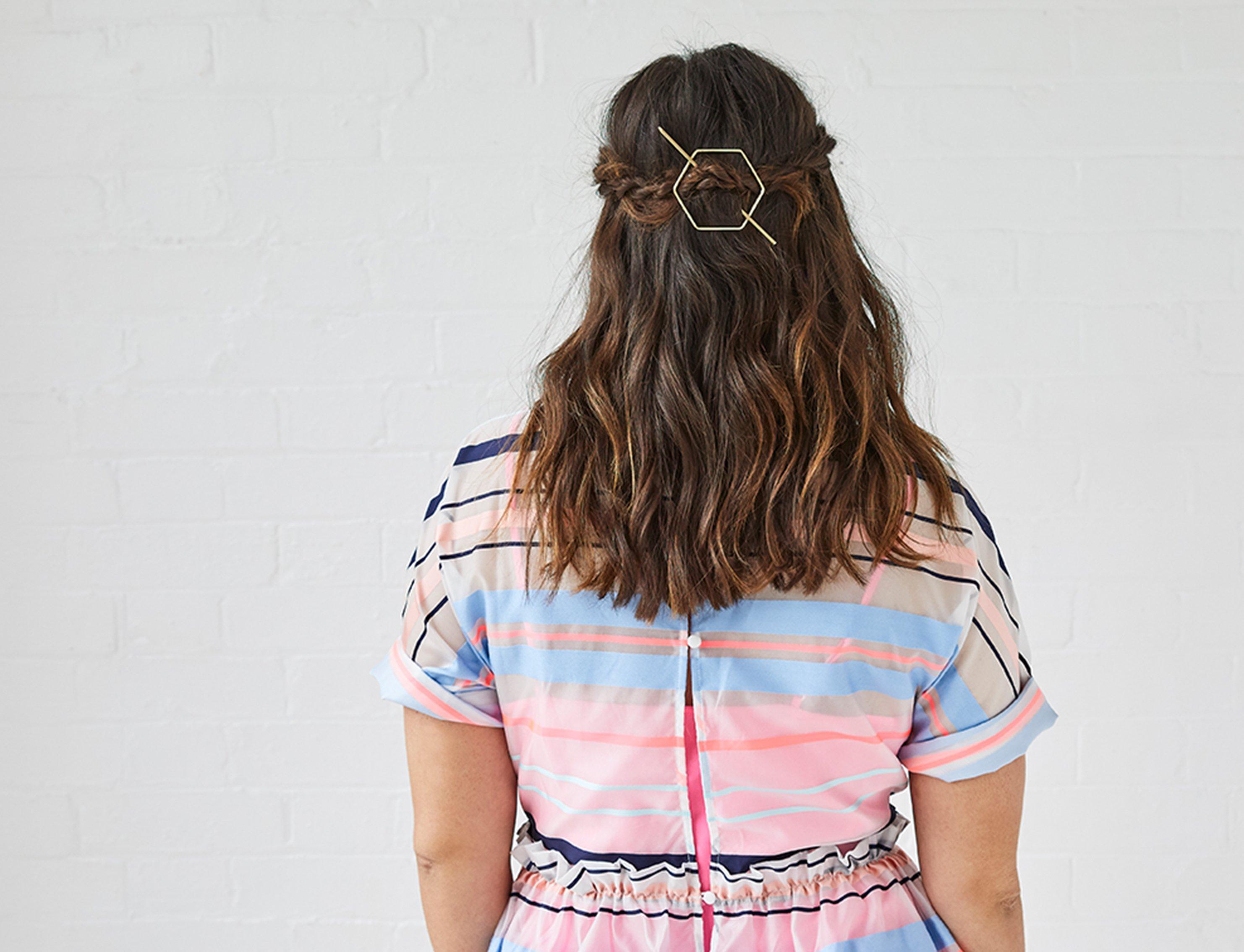 Wavy_Festival_Hairstyles_Messy_Curls_With_Headpiece_FiftyFifty1@3x.jpg