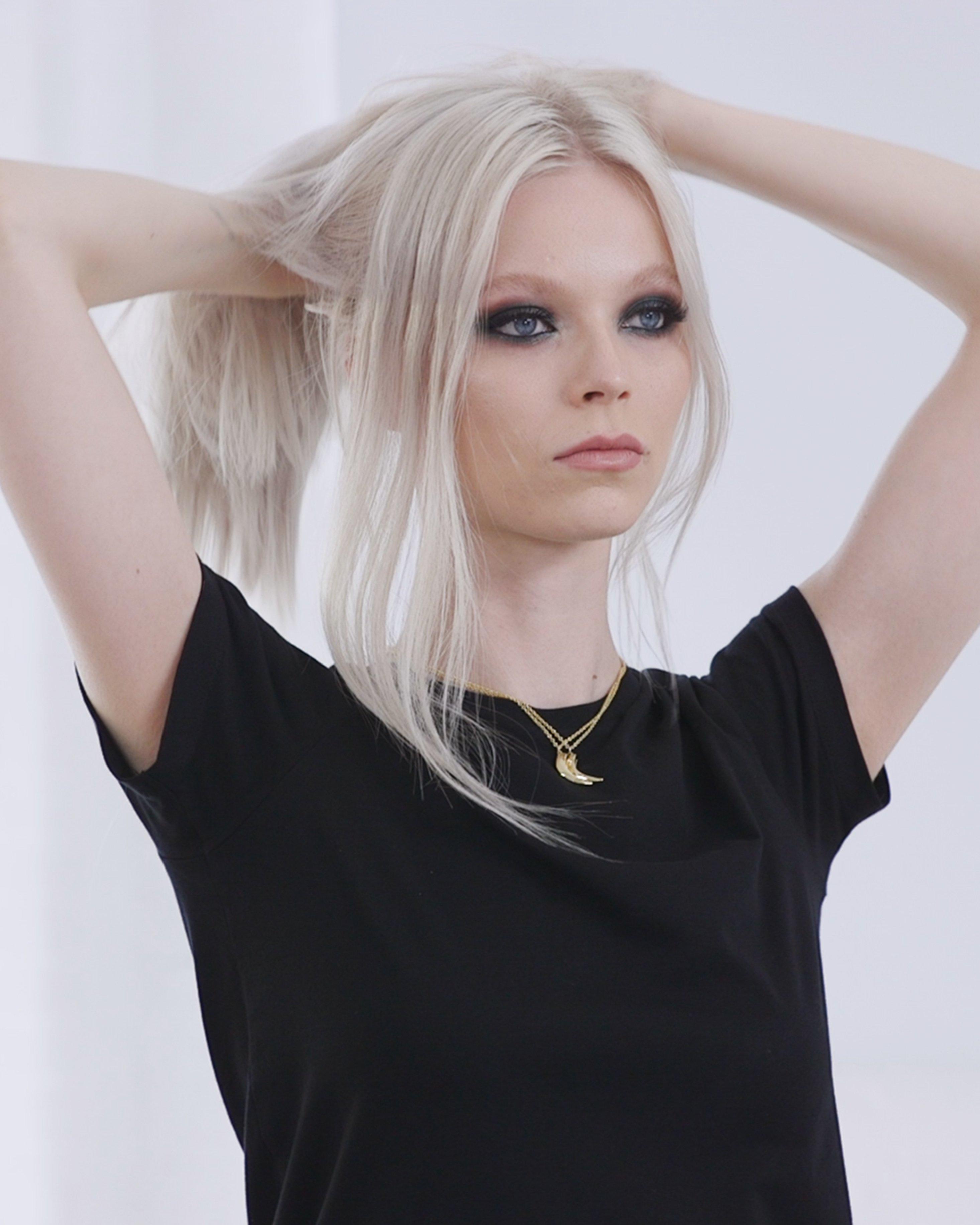 Wavy_Ponytail_Step_3@3x.jpg