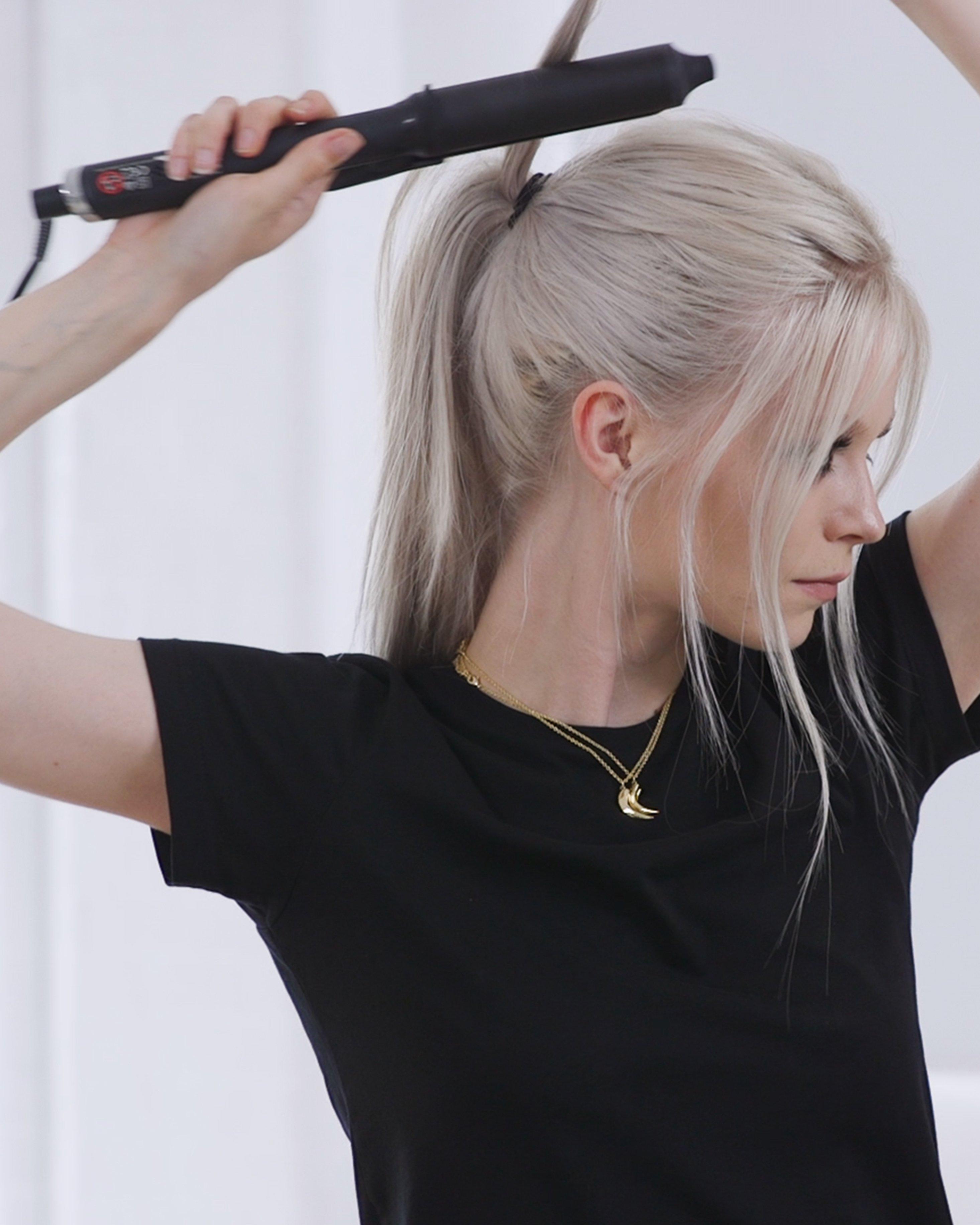 Wavy_Ponytail_Step_5@3x.jpg