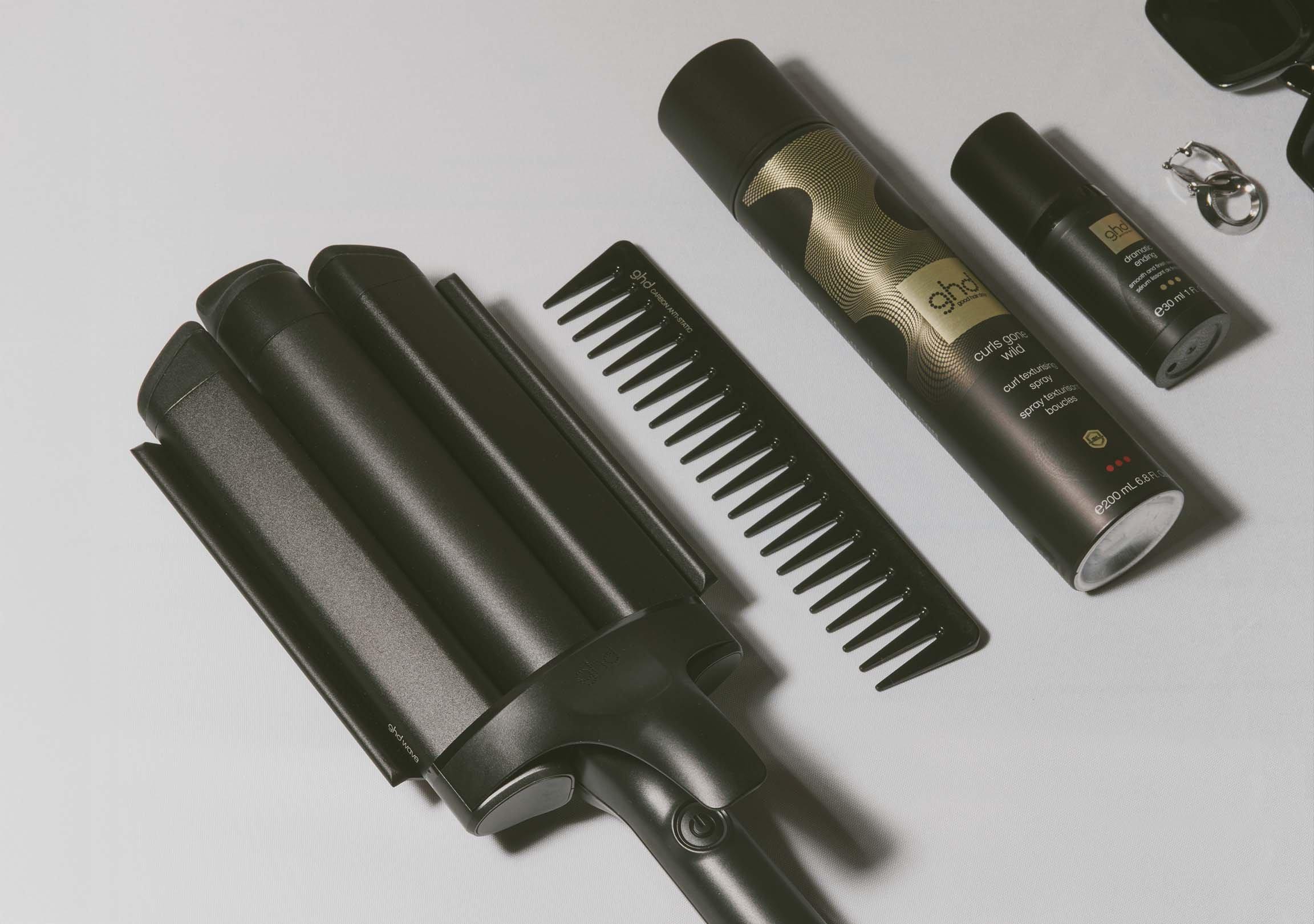 ghd wave Welleneisen mit ghd Kamm und ghd Texturspray
