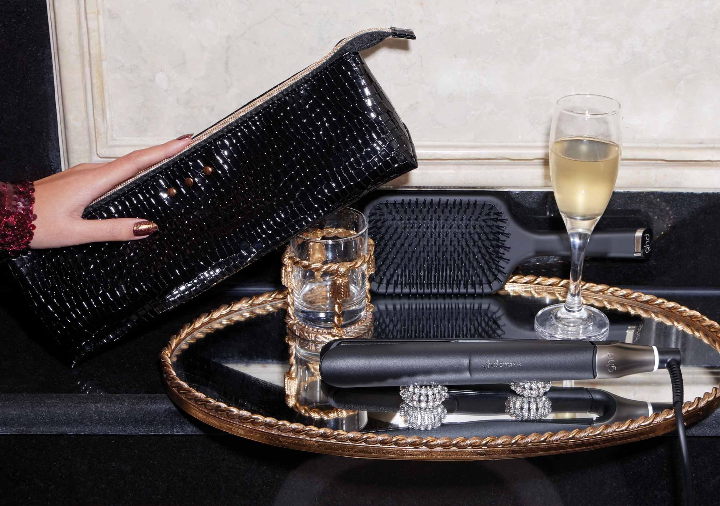 ghd chronos im limitierten Geschenkset inklusive Bürste und Hitzschutztasche