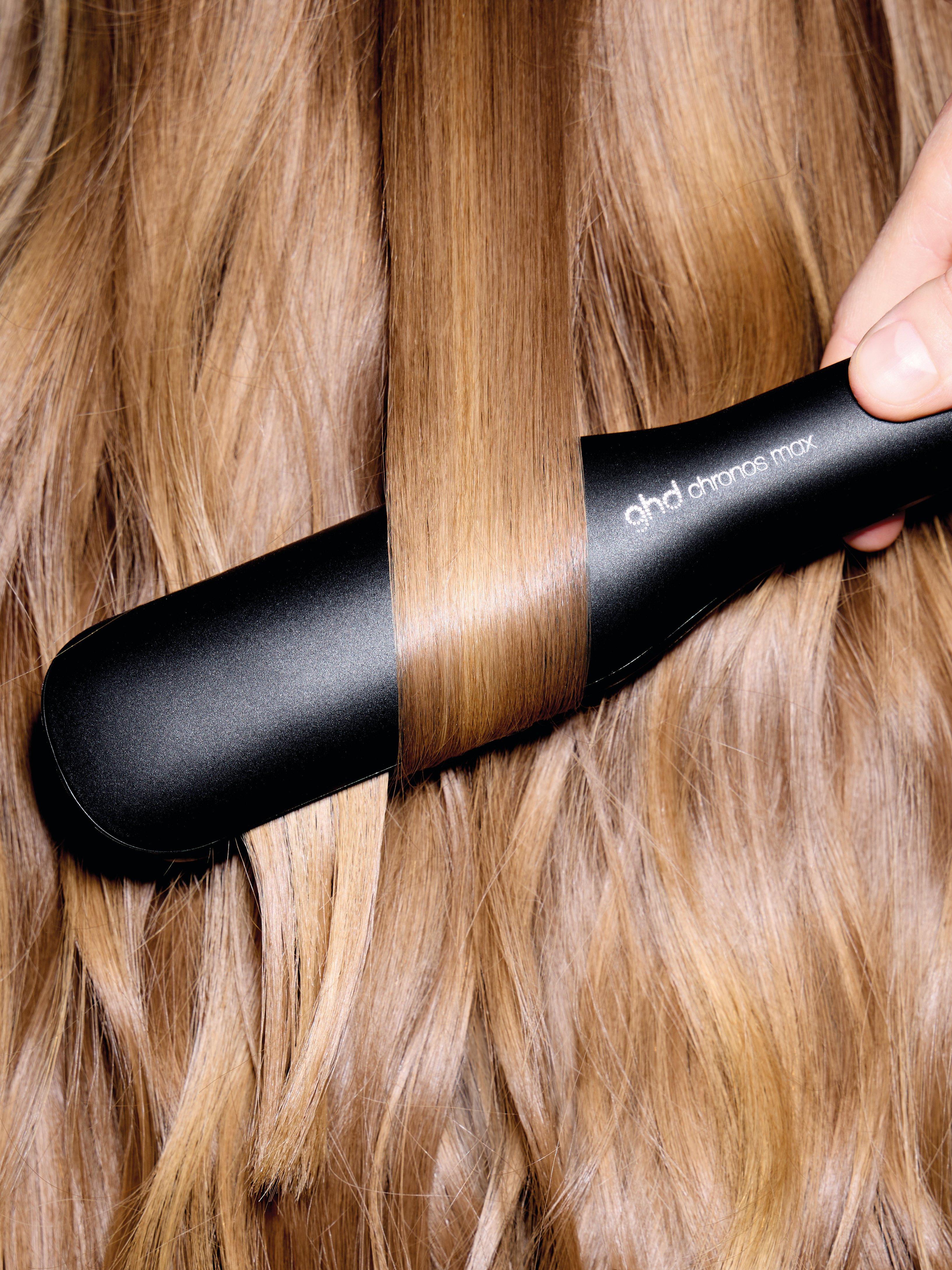 ZA_ChronosMax25_CoreModel_ToolInHair_Ellinor_Wave_HR_CMYK_PRT_Noexpiry_V1